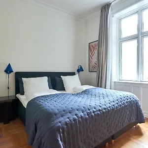 Apartment Spacious 3 Bedroom Manor Flat Next To Tivoli, Copenhagen