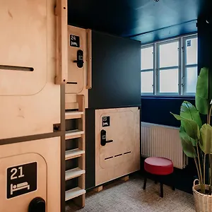 Capsule - Hostal